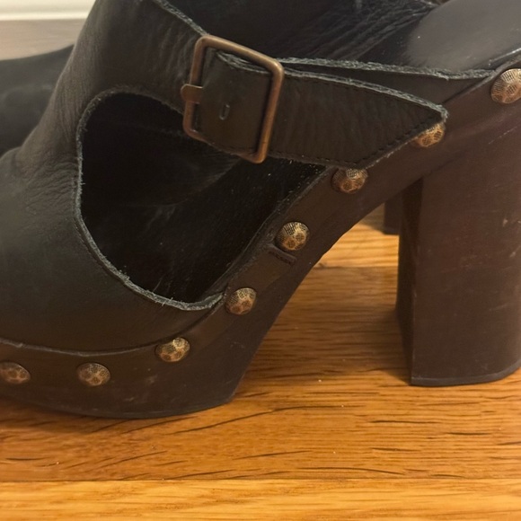 FREE PEOPLE Black Leather Wood Wonders Clogs Shoes Platform Size 10 40 Boho - Picture 6 of 7